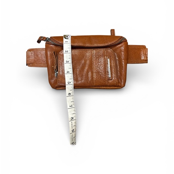 Spikes and sparrow leather belt bag - Picture 7 of 9